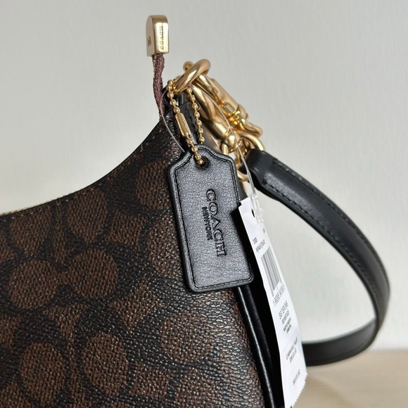 coach Teri Shoulder Bag In Signature Canvas - Picture 7 of 7